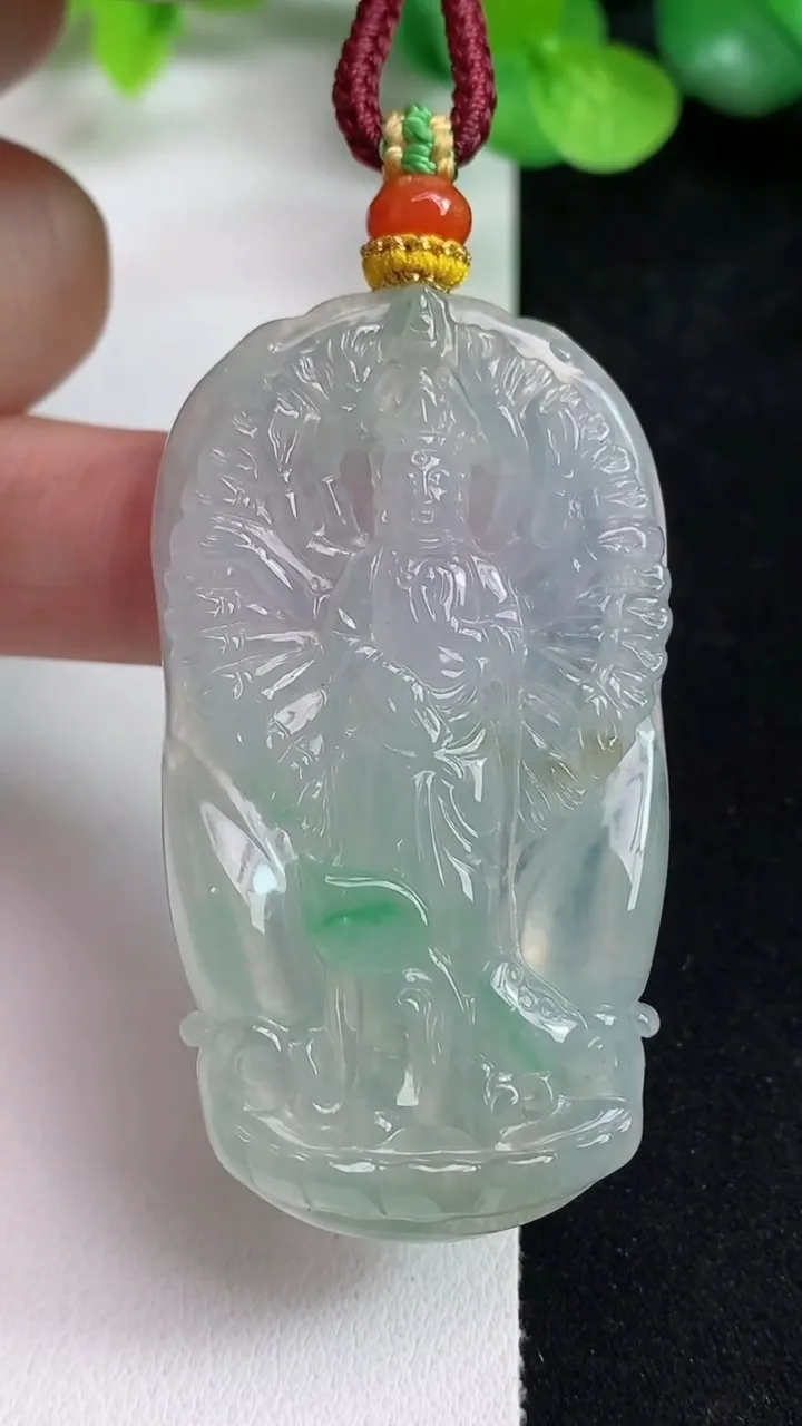天然A货翡翠千手观音吊坠，尺寸54.6-30-6.3，重量:25.17g
5月13日