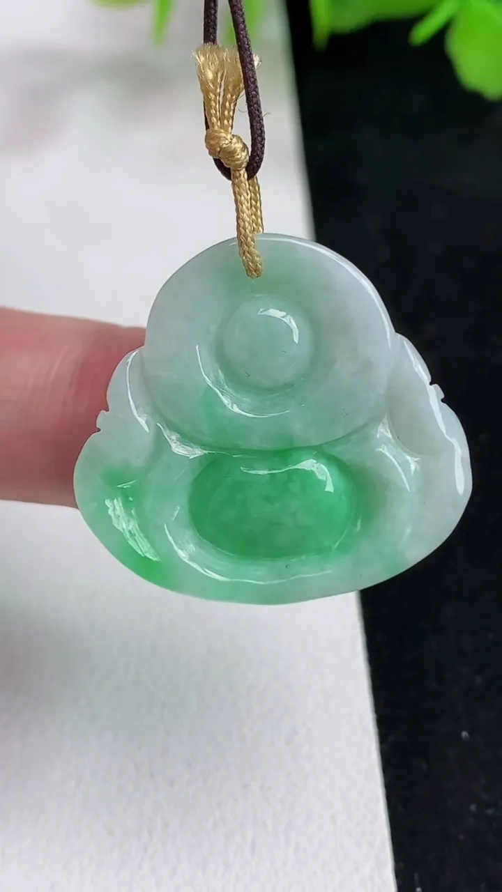 天然A货翡翠佛公吊坠，尺寸25-27.4-6，重量:6.29g
5月13日