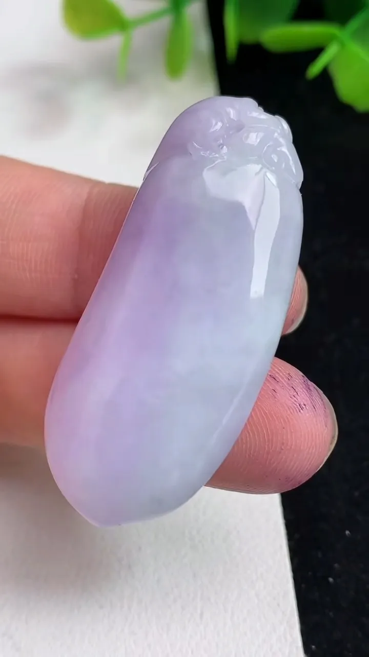 天然A货翡翠紫罗兰灵猴献瑞 福瓜吊坠，尺寸45.5-19.5-12，重量:19.29g
5月14日