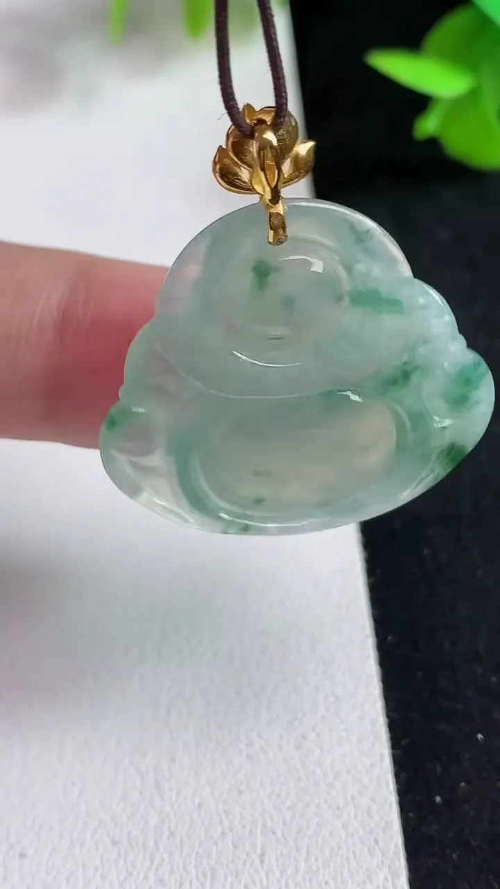 天然A货翡翠飘花佛公吊坠，尺寸25.5-29-6.2，重量:6.90g
5月14日