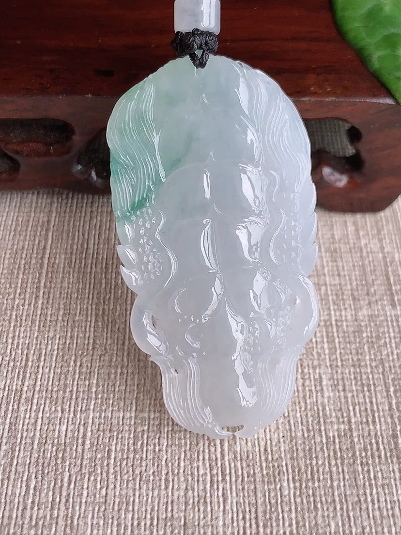 天然A货翡翠飘花龙牌吊坠 尺寸51.7×27×11m量31.82g 0511