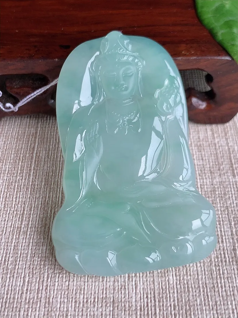 天然A货翡翠晴水一刀切大势至菩萨吊坠尺寸60×38.8×5.5m量28.68g 0511