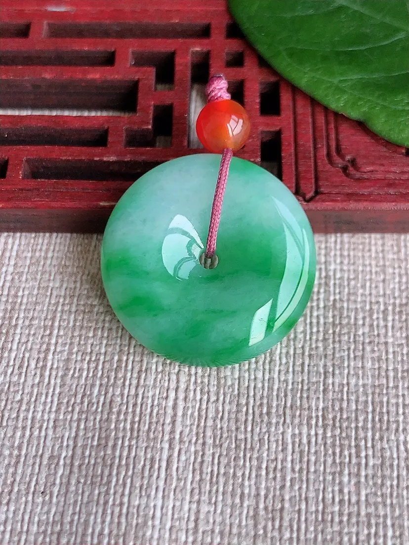 天然A货翡翠冰润飘绿平安扣吊坠尺寸23.7×6m量8.13g 0513