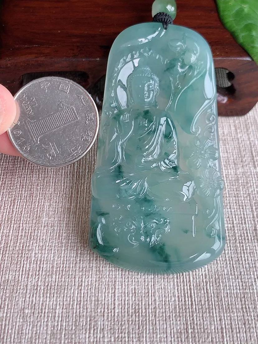 天然A货翡翠飘花大日如来吊坠尺寸71.3×36.3×6.4m量40.79g 0511