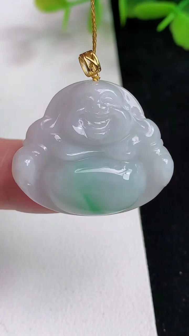 天然A货翡翠佛公吊坠，尺寸25.4-30.5-6.2，重量:8.14g
5月14日