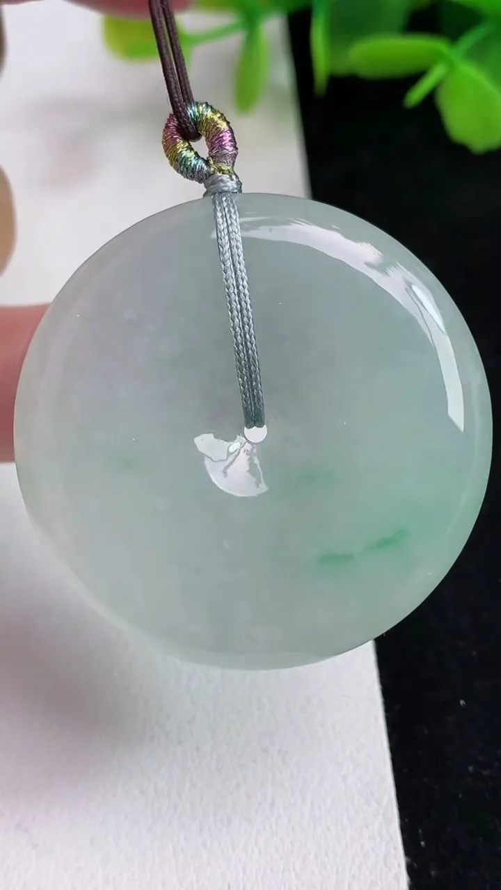 天然A货翡翠平安扣吊坠，尺寸38.5-5.5，重量:19.47g
5月14日