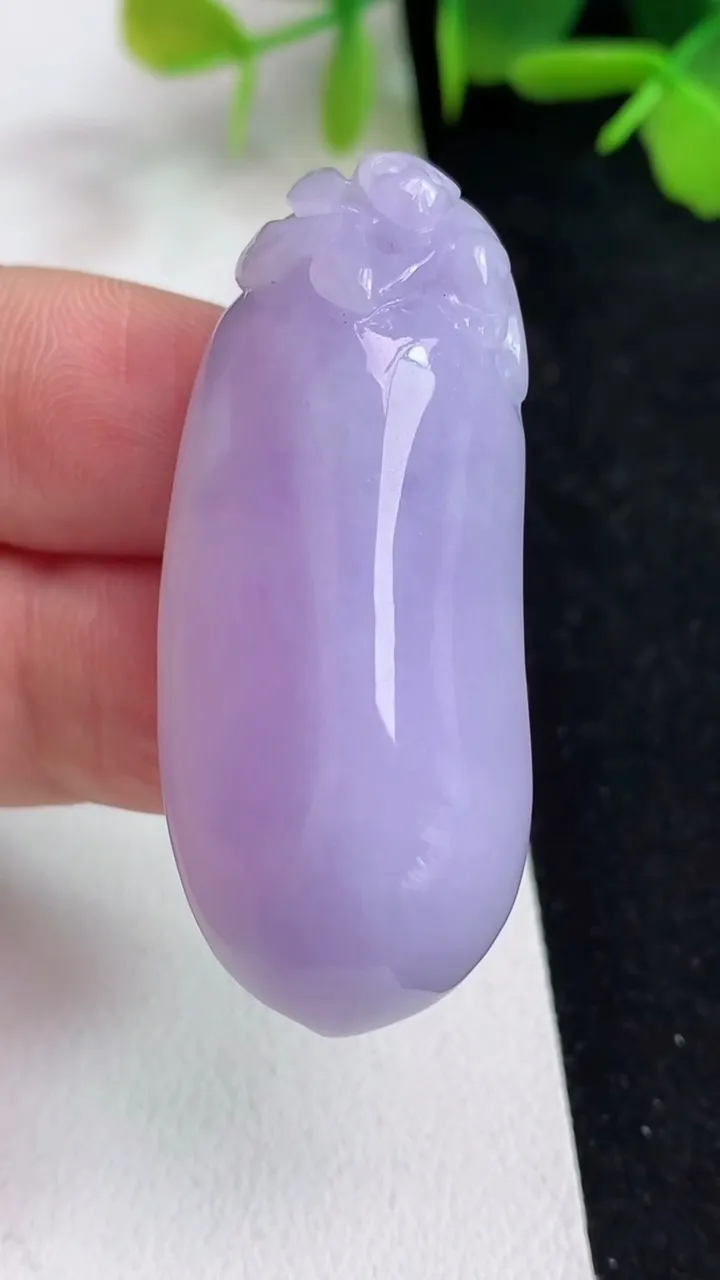 天然A货翡翠紫罗兰灵猴献瑞 福瓜吊坠，尺寸45.5-19.5-12，重量:19.29g
5月14日