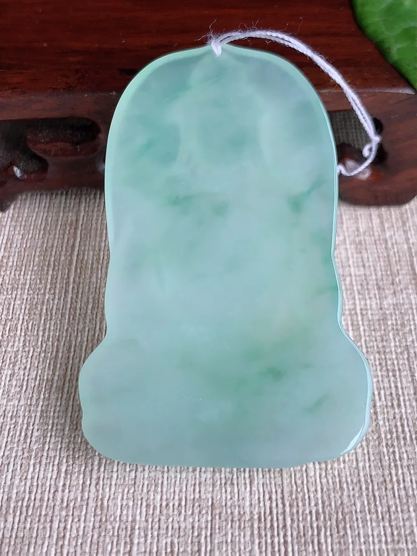 天然A货翡翠晴水一刀切大势至菩萨吊坠尺寸60×38.8×5.5m量28.68g 0511