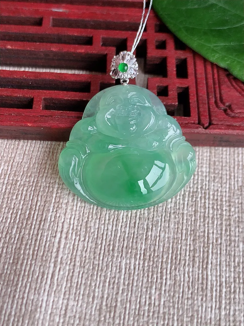 天然A货翡翠18K金伴飘绿佛公吊坠尺寸31.3×25×27.2×5.6m量6.53g 0511