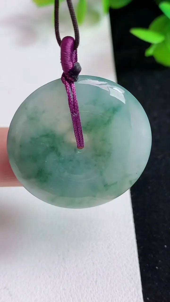 天然A货翡翠飘花平安扣吊坠，尺寸31.4-5，重量:11.59g
5月14日