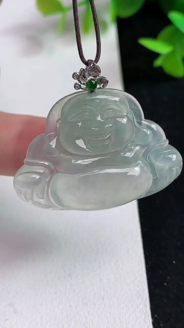 天然A货翡翠白冰佛公吊坠，尺寸26-37.5-4，重量:7.22g
5月14日