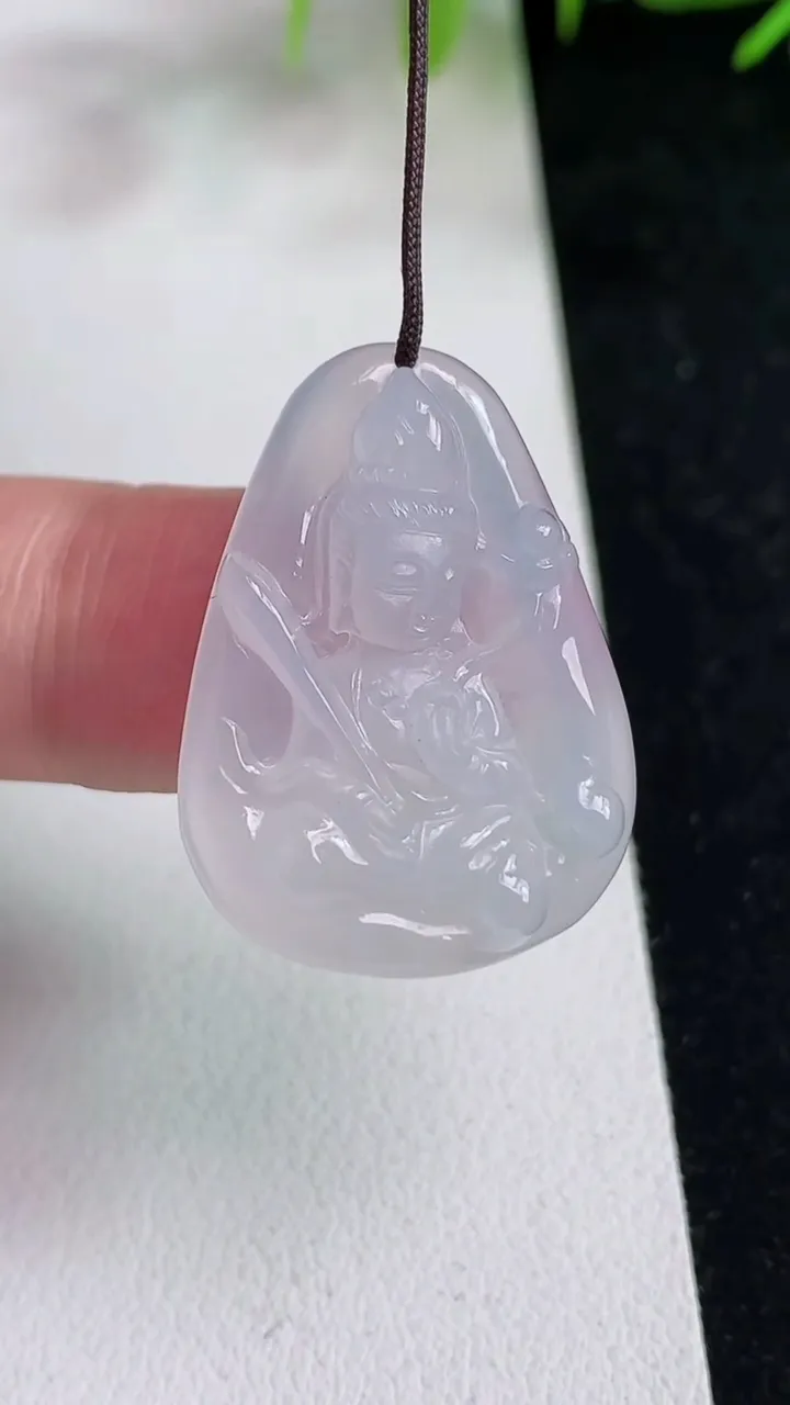 天然A货翡翠白冰虚空藏观音菩萨吊坠，尺寸27.6-20-4.5，重量:5.02g
5月14日