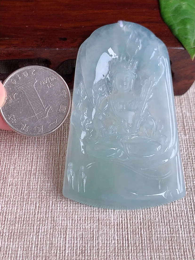 天然A货翡翠晴水虚空藏菩萨吊坠尺寸66.5×40×5.4m量28.80g 0511