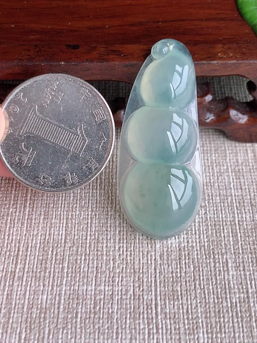 天然A货翡翠晴水四季豆福豆平安豆吊坠尺寸41.6×17.7×6.6m量7.36g 0511