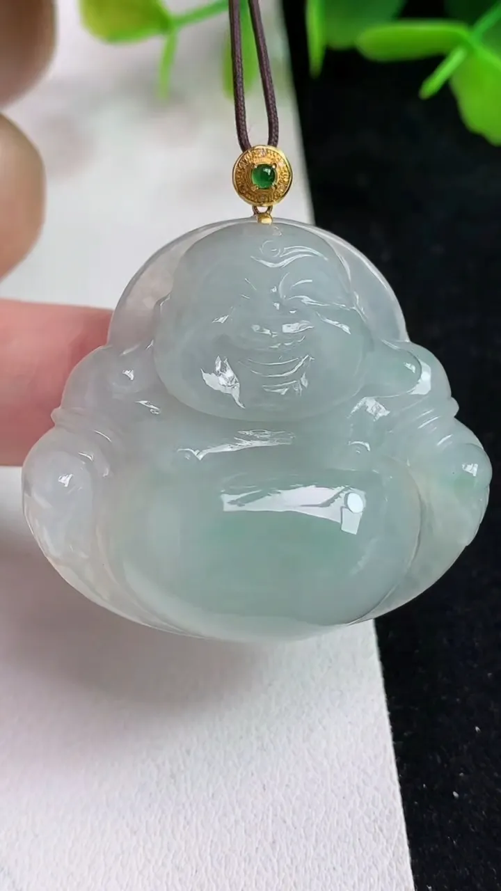 天然A货翡翠白冰佛公吊坠，尺寸35-39-9.7，重量:20.96g
5月14日