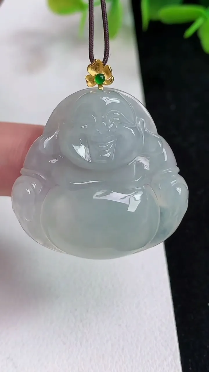 天然A货翡翠白冰佛公吊坠，尺寸31-32.3-7.7，重量:12.54g
5月14日