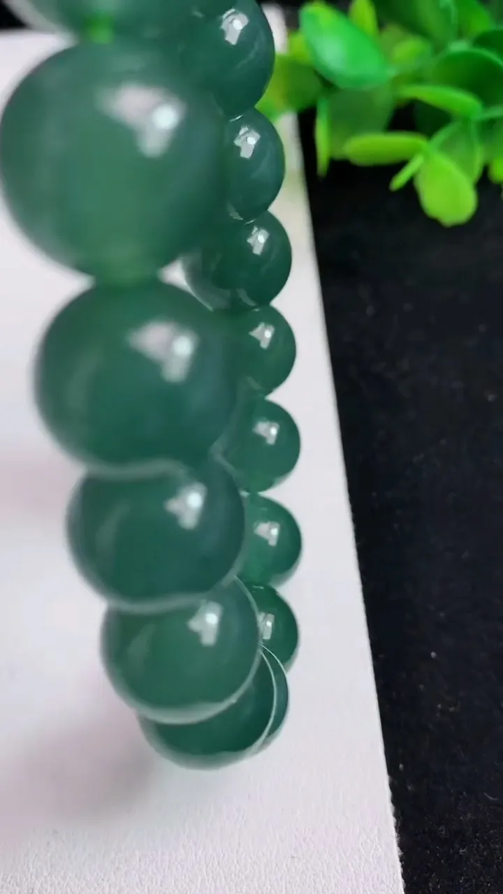 天然A货翡翠货蓝水圆珠手串16颗，尺寸12.5，重量:59.56g5月14日
工厂直销收藏佳品,种好水足，色泽均匀，有种有色，上手高大气！