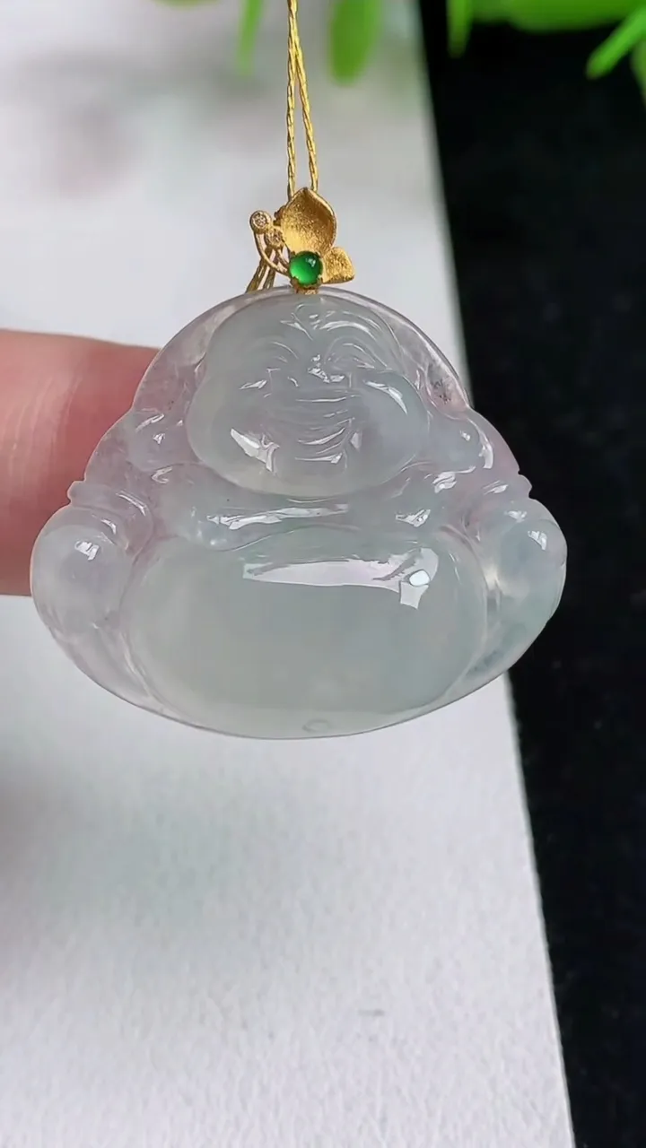天然A货翡翠白冰佛公吊坠，尺寸23.4-28.7-5，重量:5.96g
5月14日