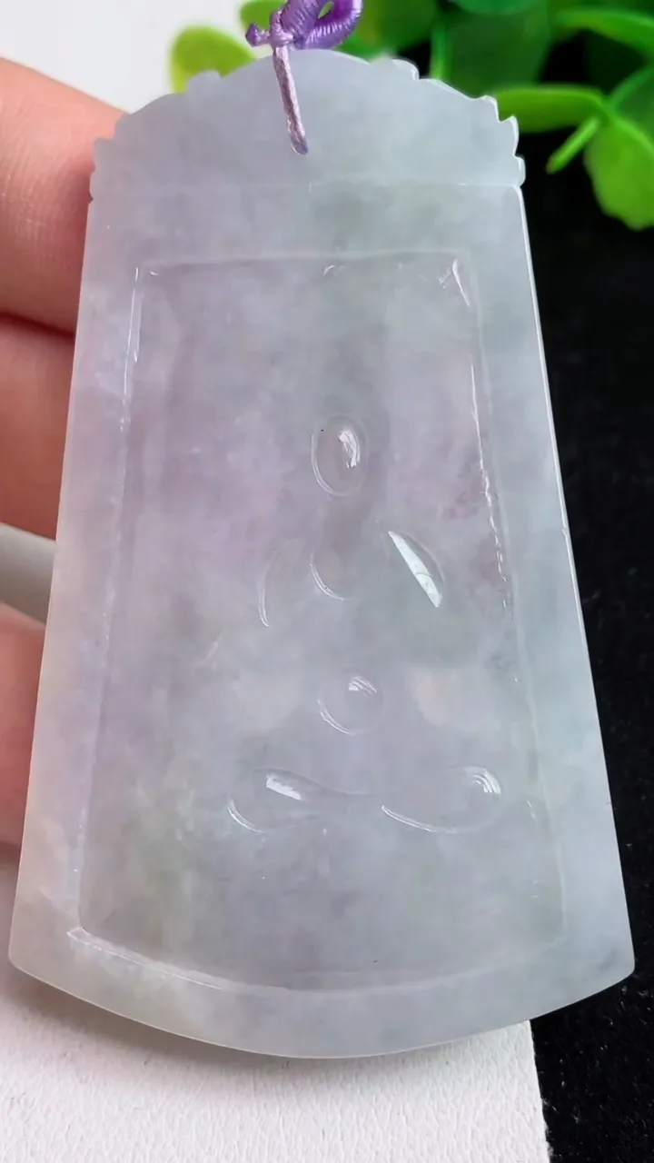 天然A货翡翠观音菩萨吊坠，尺寸71-42.2-4.8，重量:31.26g
5月14日