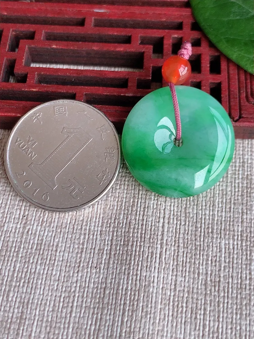 天然A货翡翠冰润飘绿平安扣吊坠尺寸23.7×6m量8.13g 0513