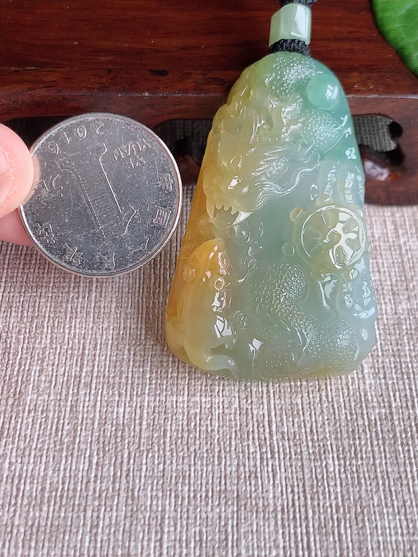 天然A货翡翠黄翡飘花龙牌望子成龙吊坠尺寸49.5×31.6×9.5m量31.32g 0511