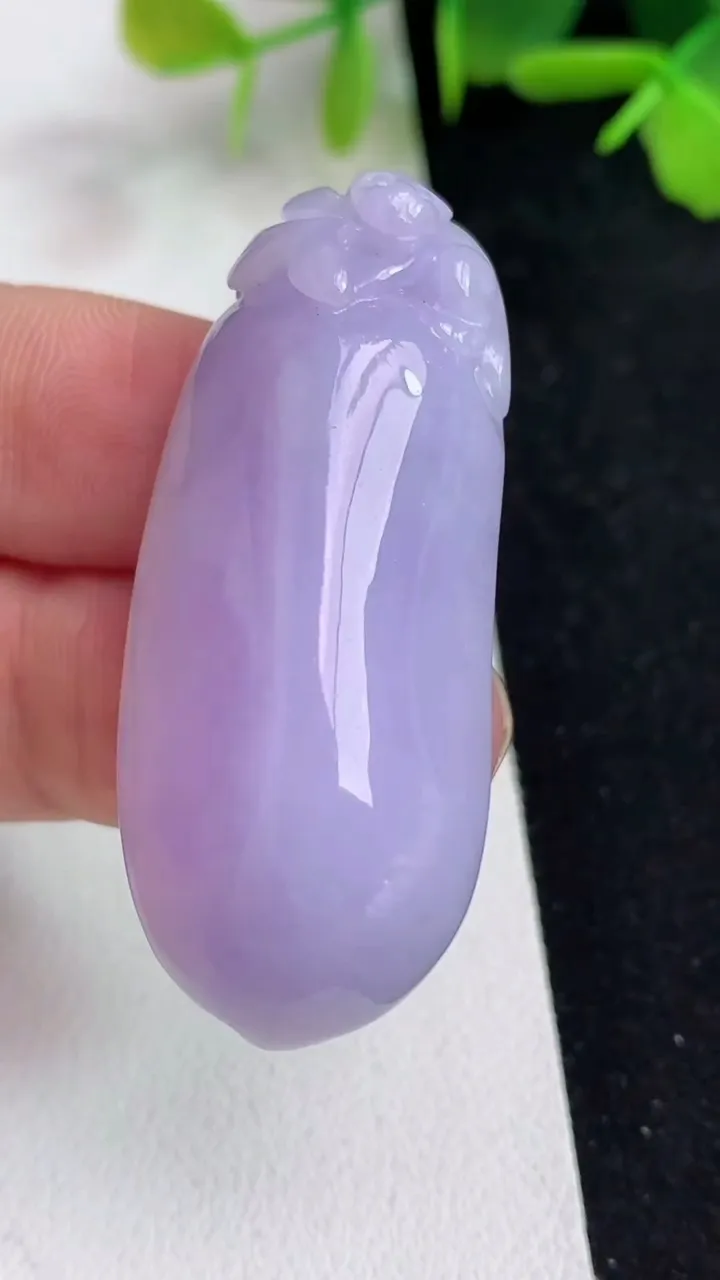 天然A货翡翠紫罗兰灵猴献瑞 福瓜吊坠，尺寸45.5-19.5-12，重量:19.29g
5月14日