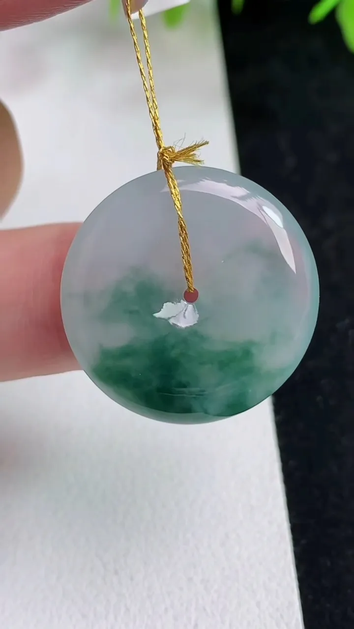 天然A货翡翠飘花平安扣吊坠，尺寸23.7-4，重量:5.50g
5月14日