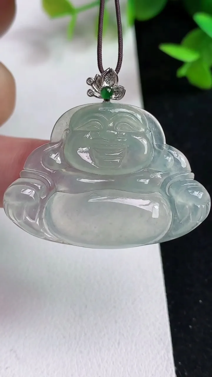 天然A货翡翠白冰佛公吊坠，尺寸26-37.5-4，重量:7.22g
5月14日