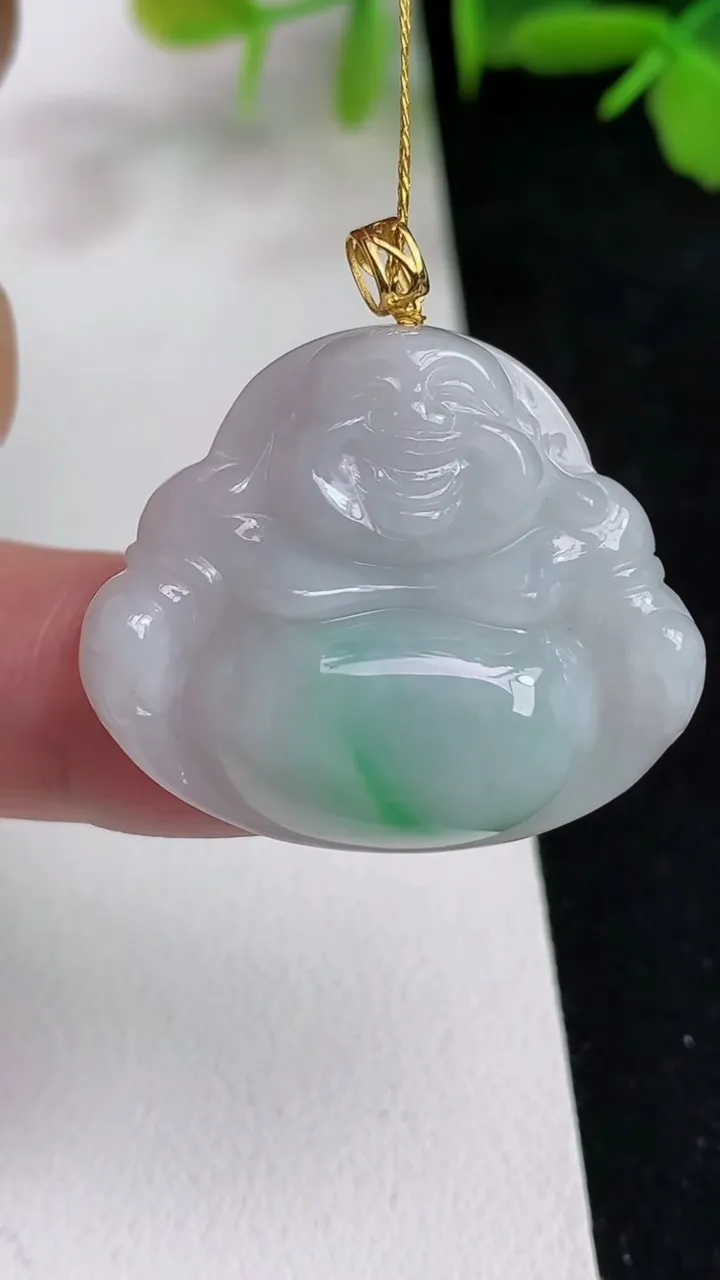 天然A货翡翠佛公吊坠，尺寸25.4-30.5-6.2，重量:8.14g
5月14日