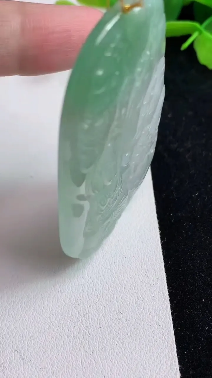 天然A货翡翠山水观音菩萨吊坠，尺寸64-39.7-5，重量:31.20g
5月14日