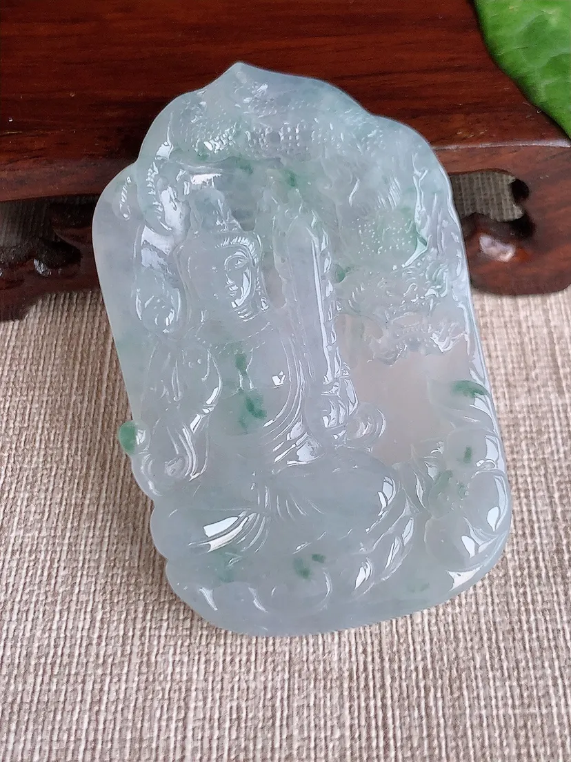 天然A货翡翠飘花虚空藏菩萨吊坠尺寸63×39×5.7m量33.30g 0513
