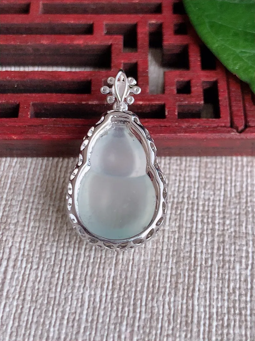天然A货翡翠18K金伴白月光葫芦吊坠尺寸27.4×15×7.7裸石17.7×12m量2.86g 05