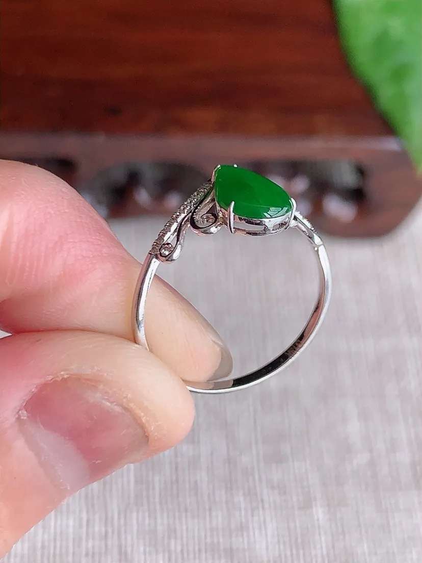 天然A货翡翠18K金镶嵌满绿水滴戒指 圈口17裸石尺寸10.3×5.7mm 重量1.37g 0513