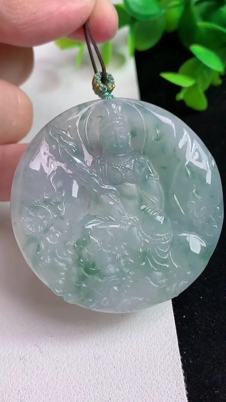 天然A货翡翠飘花文殊菩萨吊坠，尺寸51-5，重量:31.11g
5月15日