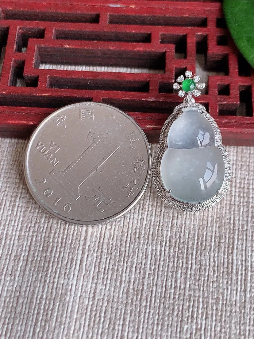 天然A货翡翠18K金伴白月光葫芦吊坠尺寸27.4×15×7.7裸石17.7×12m量2.86g 0513