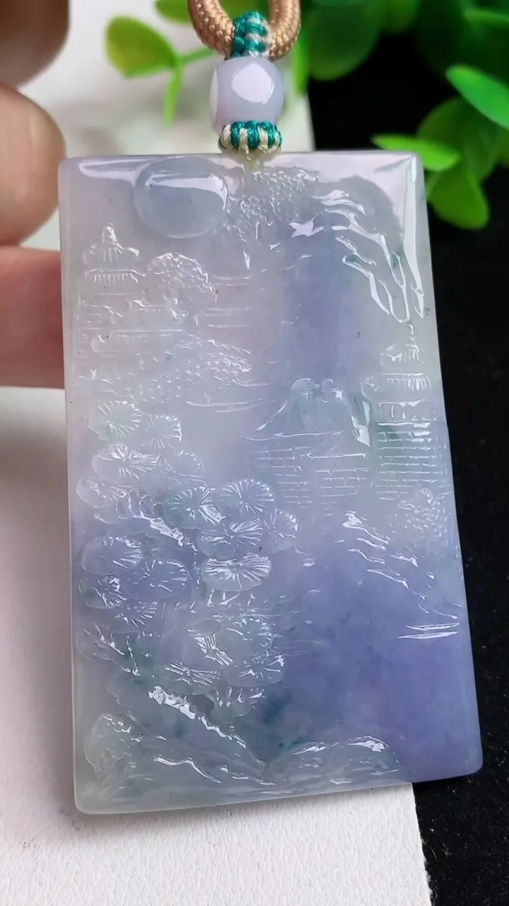 天然A货翡翠紫罗兰 飘花山水牌吊坠，尺寸63.2-39.6-4.5，重量:41.15g
5月15日