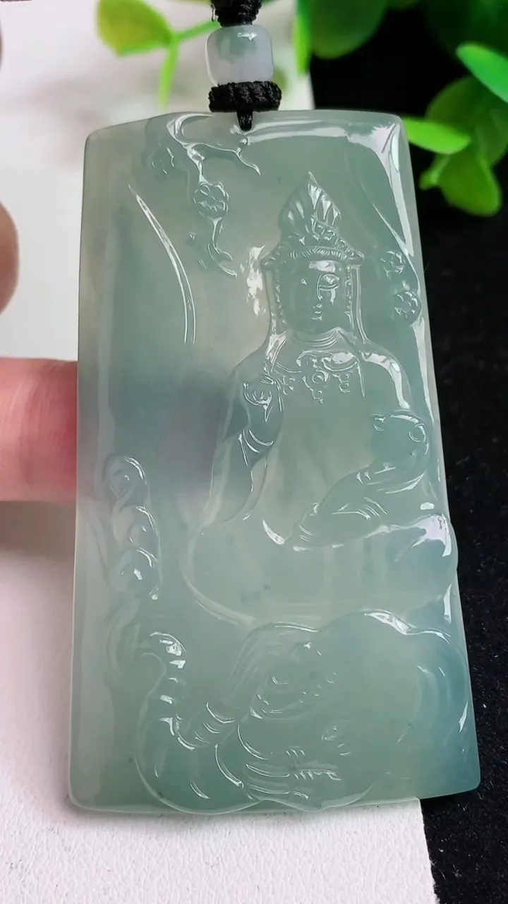 天然A货翡翠普贤菩萨吊坠，尺寸67-38.2-5，重量:35.68g
5月15日