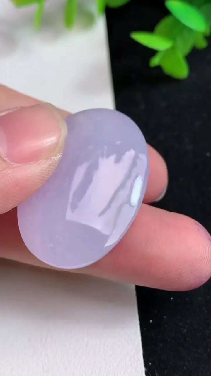 天然A货翡翠紫罗兰蛋面镶嵌件，尺寸34.8-23.4-12.7，重量:19.59g
5月15日