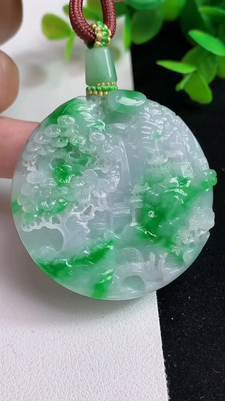 天然A货翡翠山水牌吊坠，尺寸48.3-8.3，重量:54.77g
5月15日
