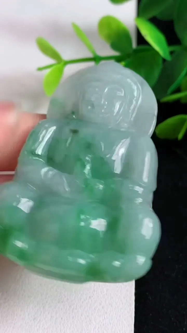 天然A货翡翠观音菩萨吊坠，尺寸58.6-39.8-6.5，重:27.27g
5月15日