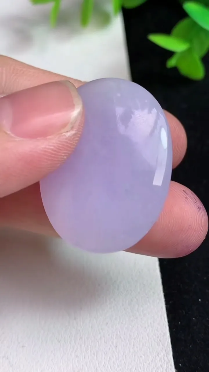 天然A货翡翠紫罗兰蛋面镶嵌件，尺寸32.3-23.7-12.8，重量:19.05g
5月15日