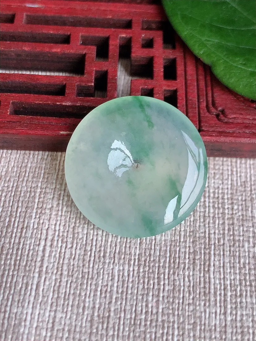 天然A货翡翠飘花平安扣吊坠尺寸24.8×4.6m量5.80g 0513