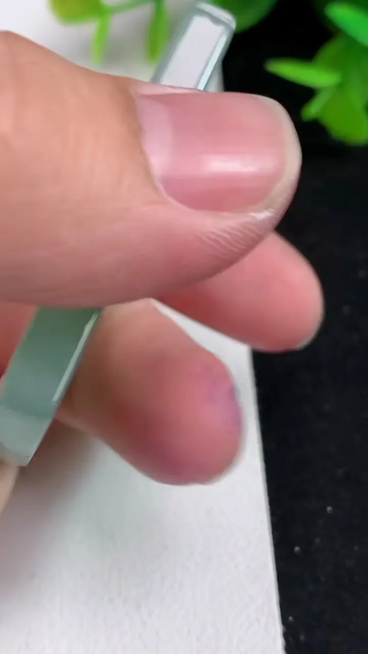 天然A货翡翠阿弥陀佛吊坠，尺寸50-36.6-5.4，重量:28.30g
5月15日