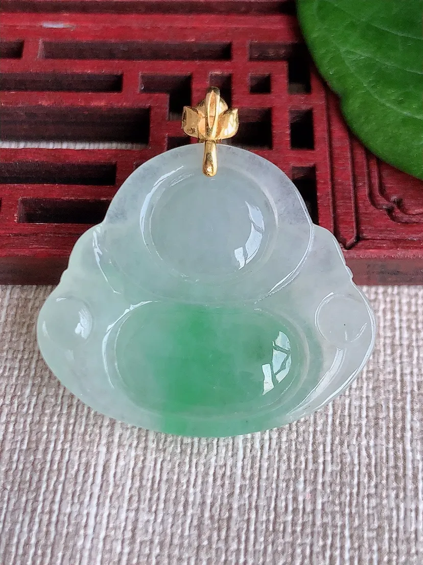天然A货翡翠18K金扣头飘绿佛公吊坠尺寸33.5×27.4×31.8×5.8m量7.66g 0513
