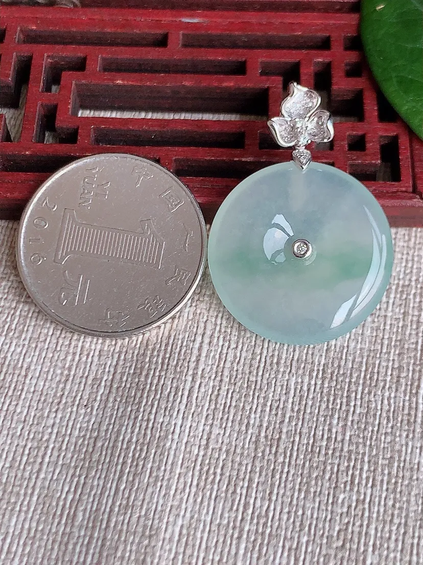 天然A货翡翠18K金伴飘花平安扣吊坠尺寸33.6×23.6×4.2m量6.79g 0513