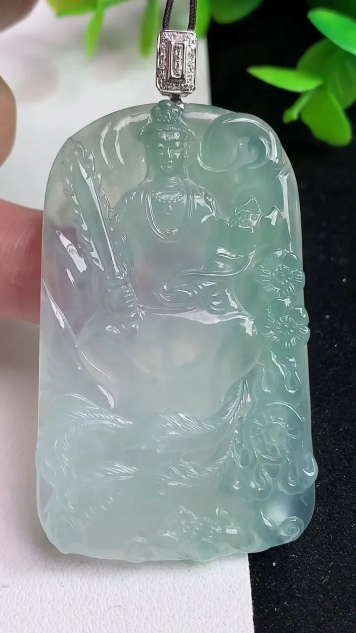 天然A货翡翠虚空藏观音菩萨吊坠，尺寸57.7-35.2-5，重量:26.74g
5月15日