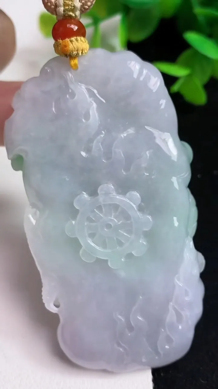 天然A货翡翠龙牌吊坠，尺寸69.8-34.8-11.8，重量:68.13g
5月15日