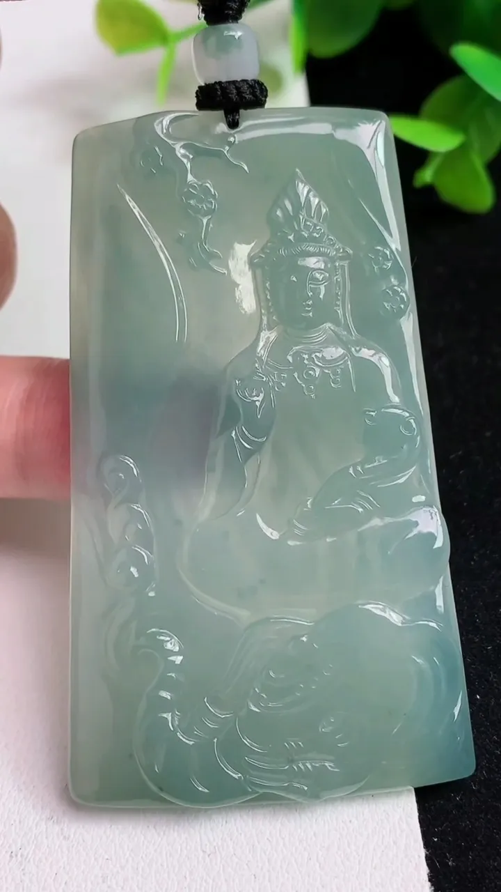 天然A货翡翠普贤菩萨吊坠，尺寸67-38.2-5，重量:35.68g
5月15日