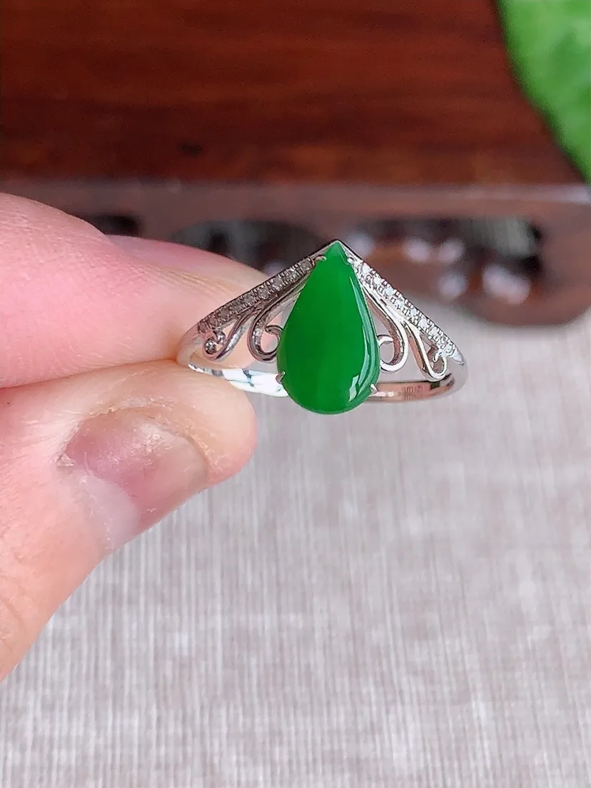 天然A货翡翠18K金镶嵌满绿水滴戒指 圈口17裸石尺寸10.3×5.7mm 重量1.37g 0513