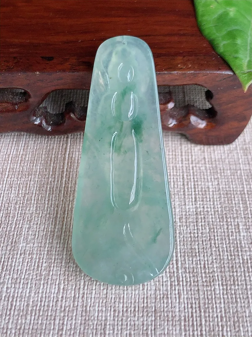 天然A货翡翠飘花观音吊坠尺寸54.7×22×5.7m量13.60g 0513